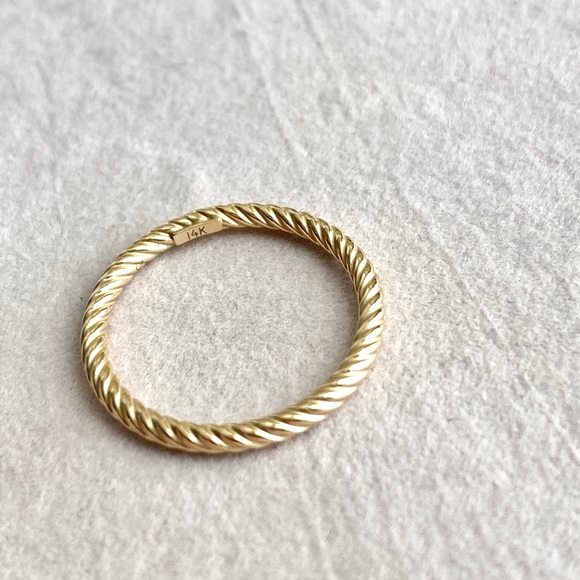 Solid 14k ring - Picture 3 of 4